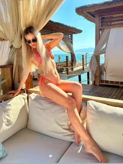 Aleksandra escort in London