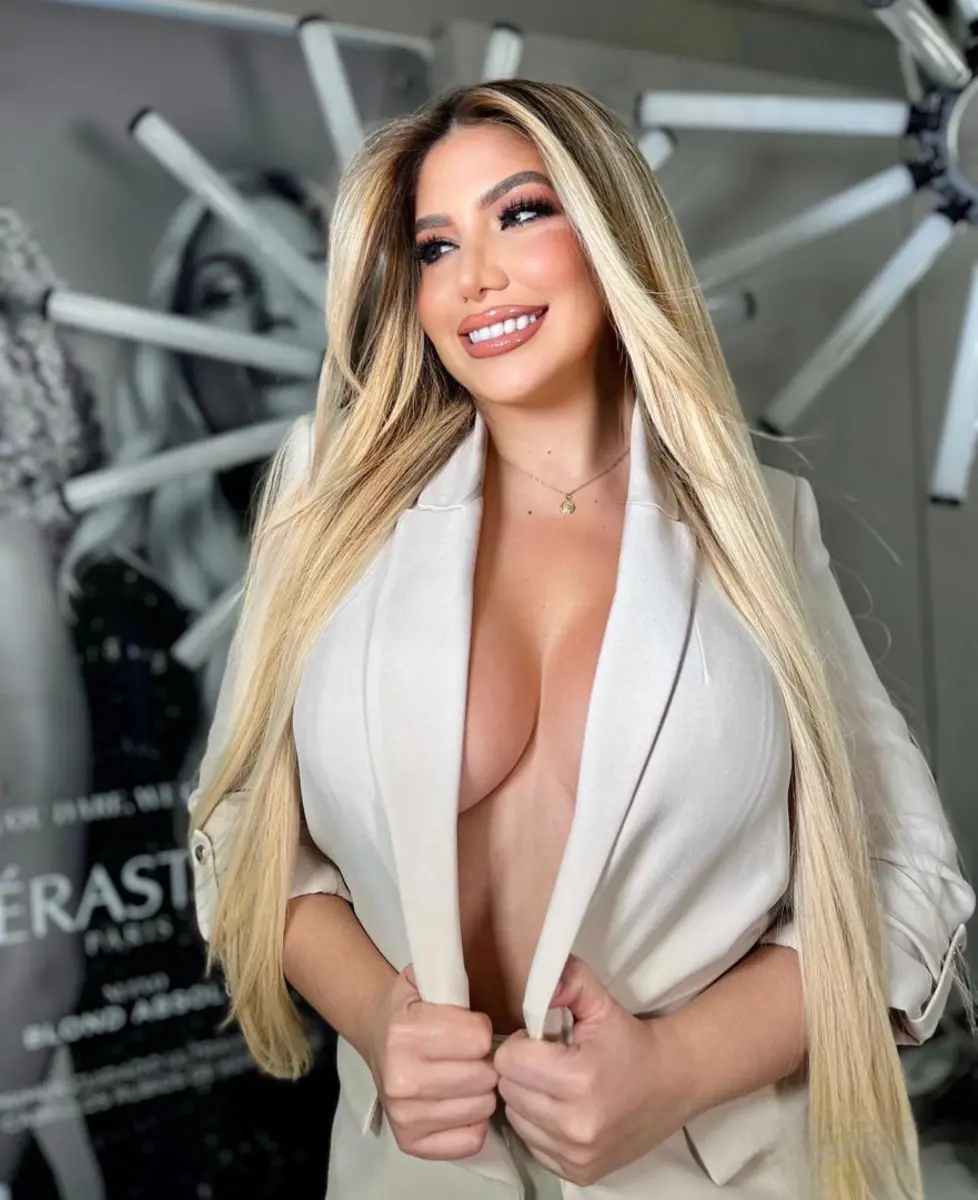 Alexandra escort in London