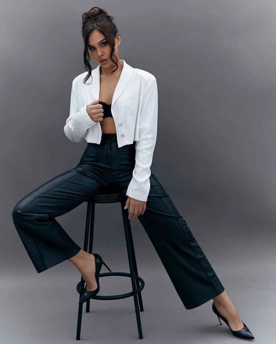 Amina escort in Dubai