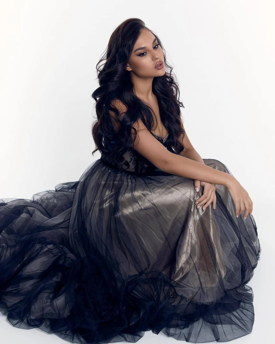 Amina escort in Dubai