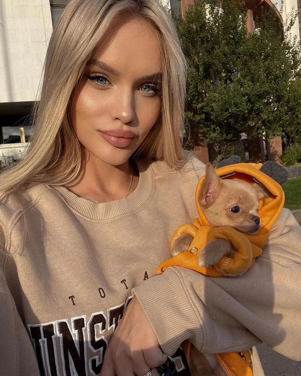 Emma escort in London