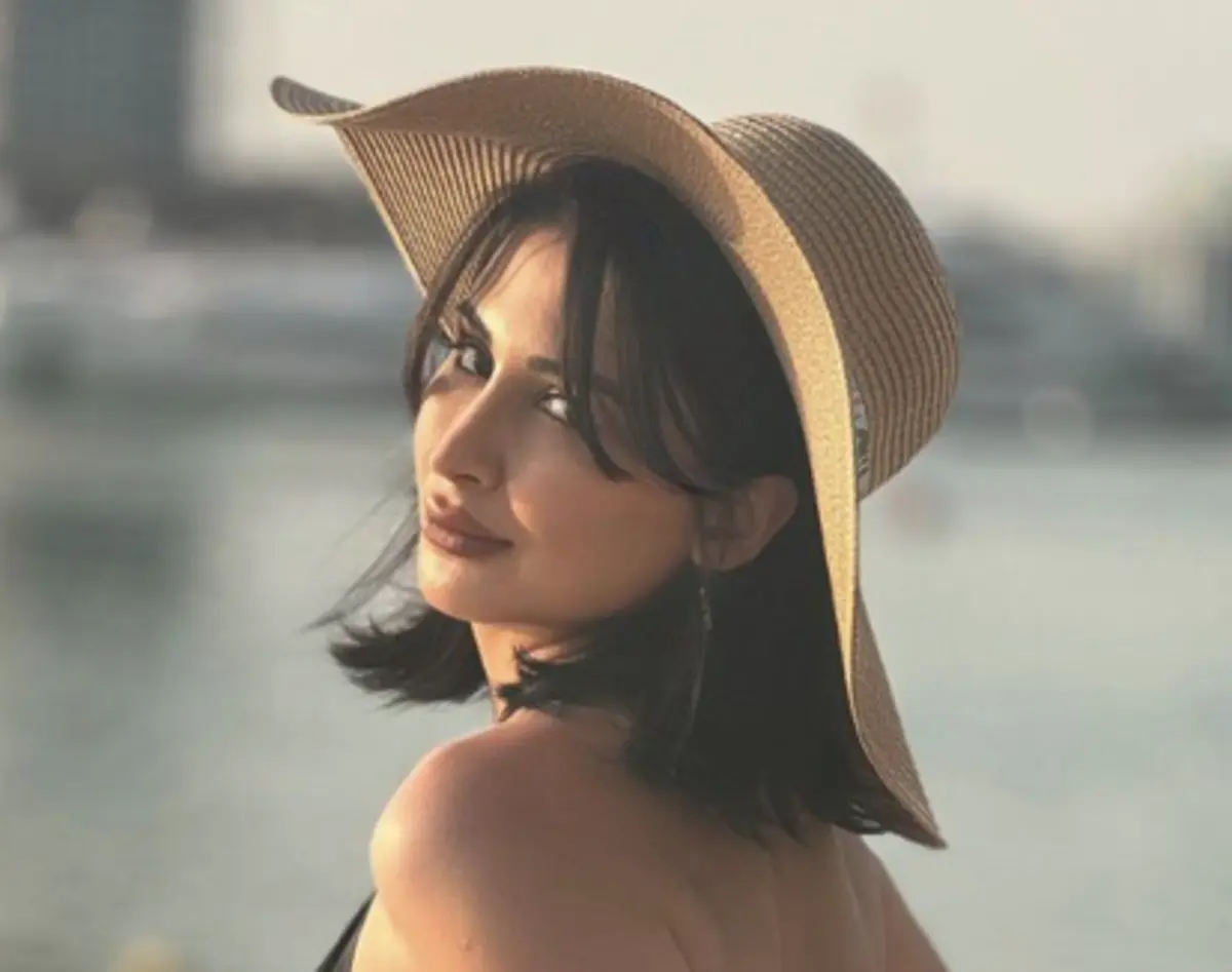 Izzy escort in Dubai