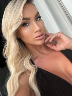 Norina escort in London