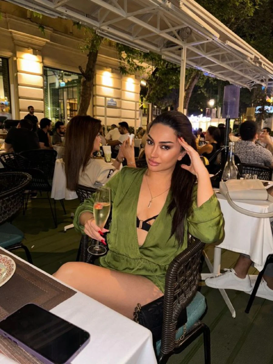 Rose escort in Dubai