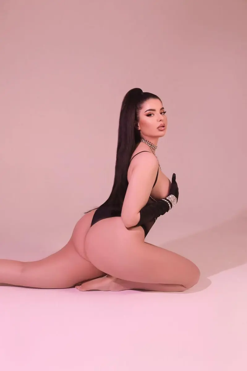 Samira escort in London