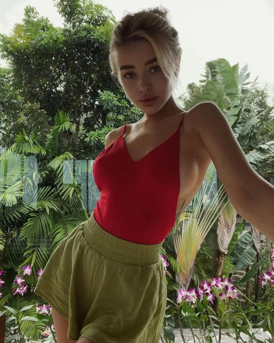 Tegan escort in London