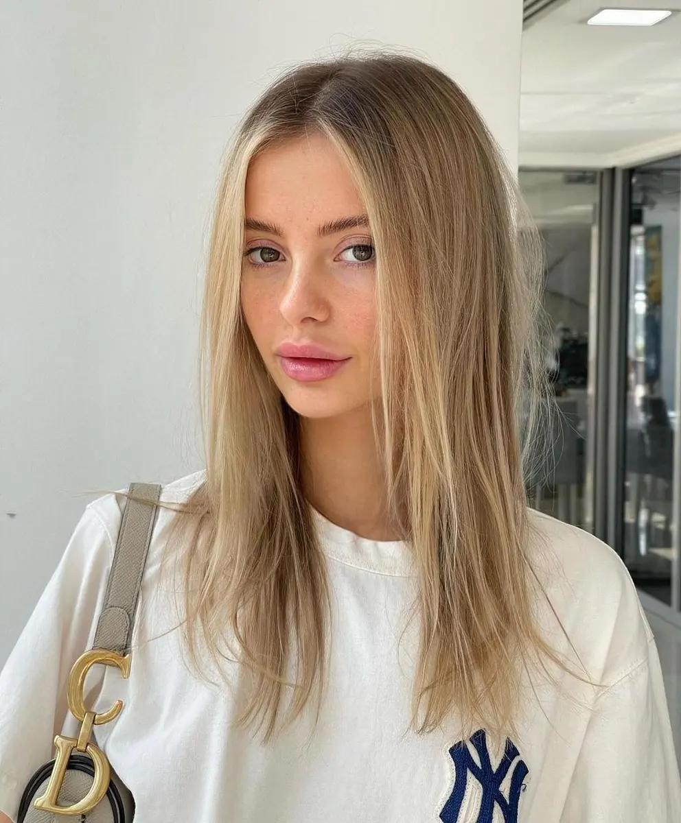 Zora escort in London